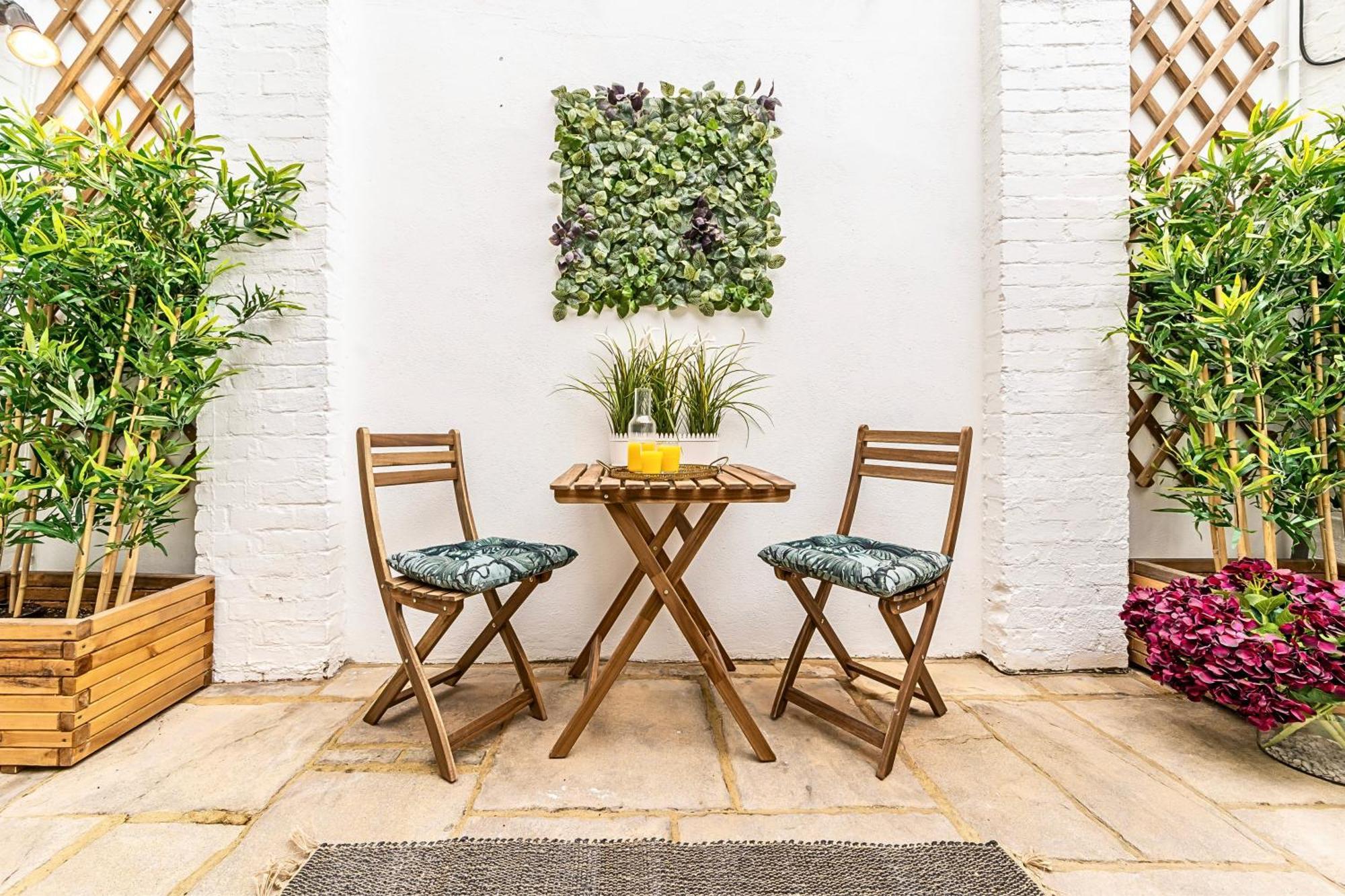 The Secret Kensington Garden Mews-2 Bedroom Full House-2 Train Lines- Spacious-Kings Road- Harrods -Chelsea Stadium-Private Small Patio 런던 외부 사진