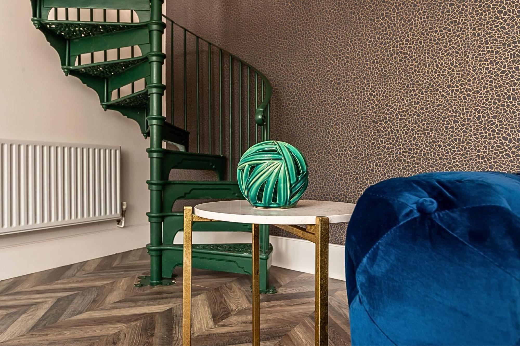 The Secret Kensington Garden Mews-2 Bedroom Full House-2 Train Lines- Spacious-Kings Road- Harrods -Chelsea Stadium-Private Small Patio 런던 외부 사진