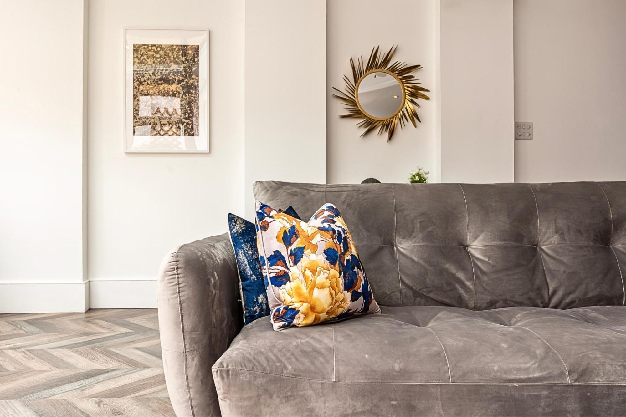 The Secret Kensington Garden Mews-2 Bedroom Full House-2 Train Lines- Spacious-Kings Road- Harrods -Chelsea Stadium-Private Small Patio 런던 외부 사진
