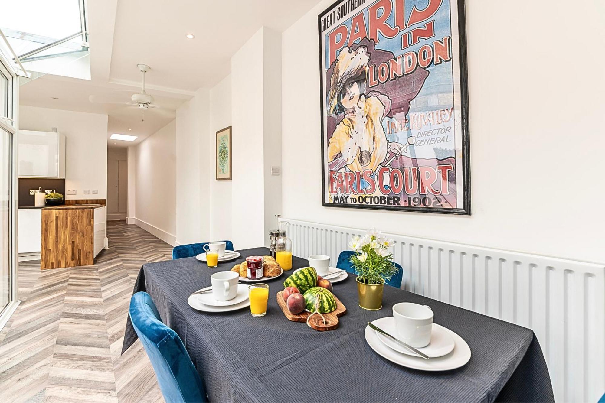 The Secret Kensington Garden Mews-2 Bedroom Full House-2 Train Lines- Spacious-Kings Road- Harrods -Chelsea Stadium-Private Small Patio 런던 외부 사진